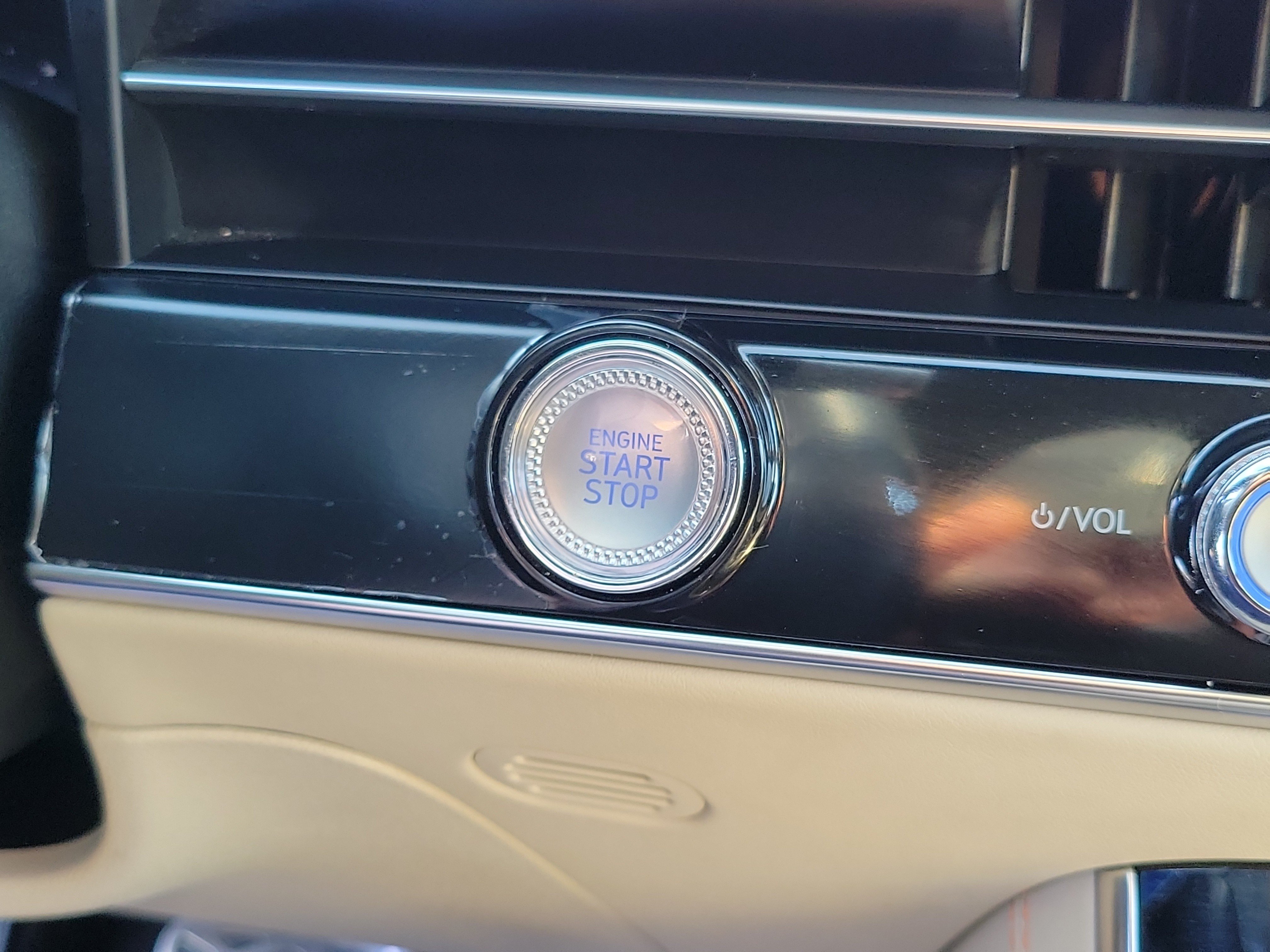 Certified 2026 Genesis GV70 3.5T Sport Prestige AWD/4WD image 16
