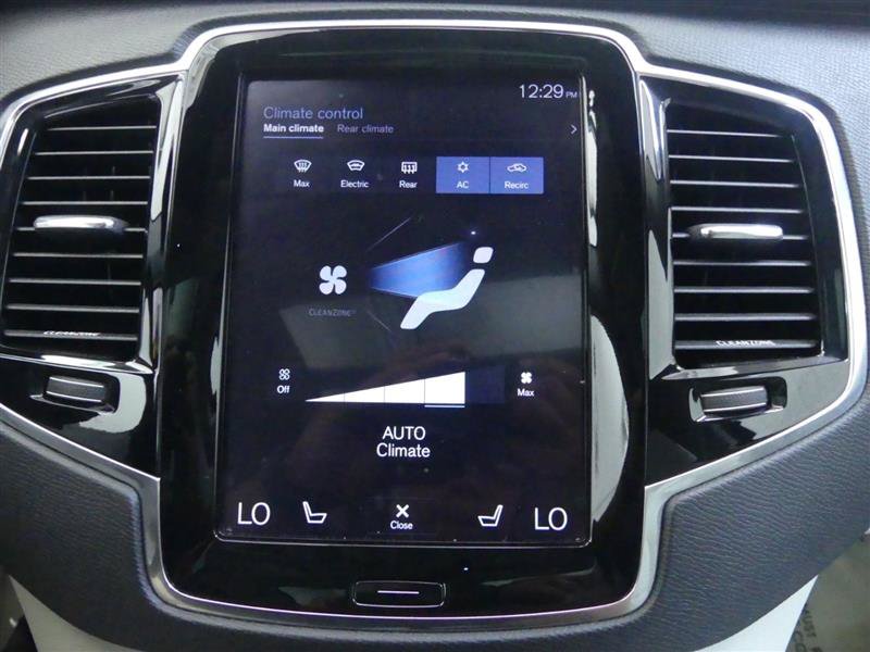 Used 2016 Volvo XC90 T6 Momentum w/ Momentum Plus Package AWD/4WD image 12