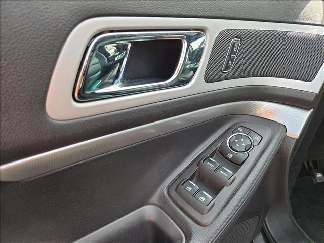 Used 2015 Ford Explorer XLT w/ Equipment Group 202B image 13