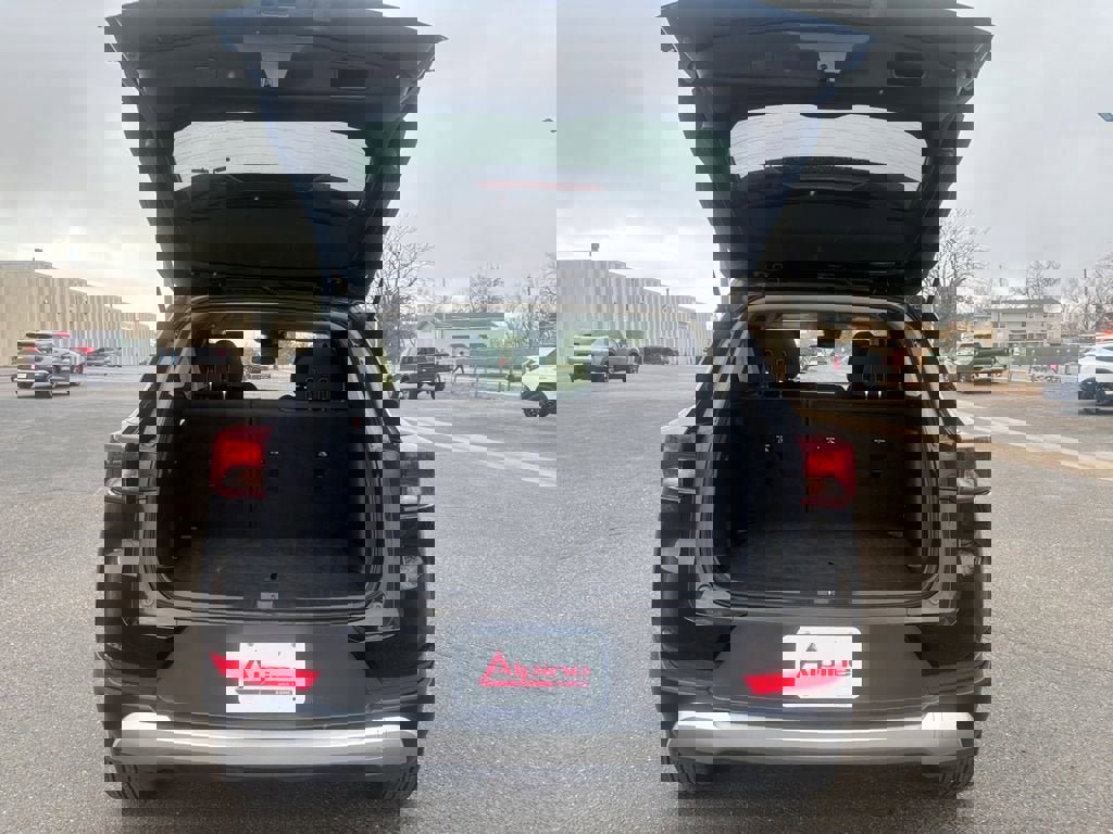 Used 2025 Chevrolet TrailBlazer LT image 16