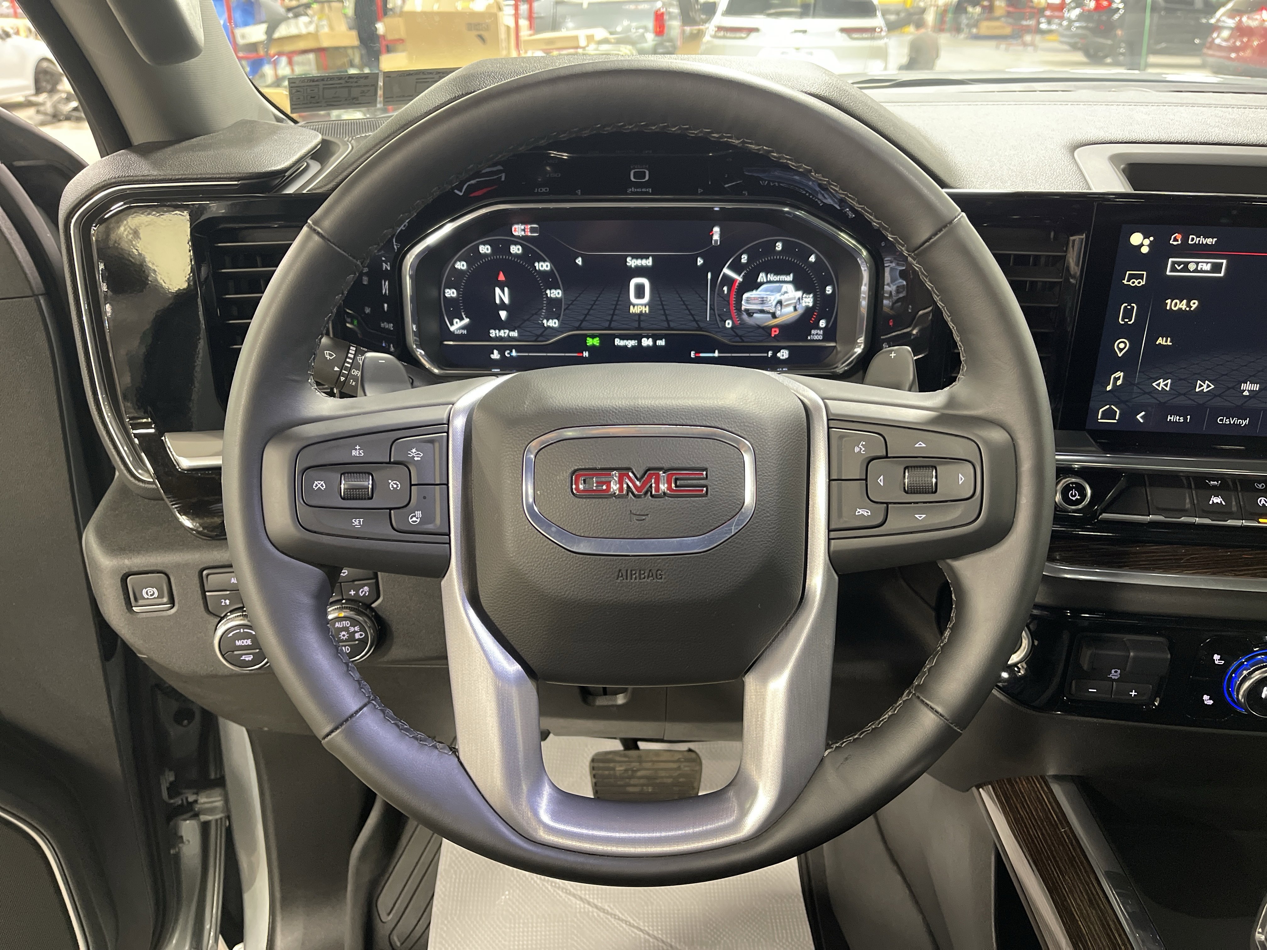 Used 2025 GMC Sierra 1500 Elevation image 17