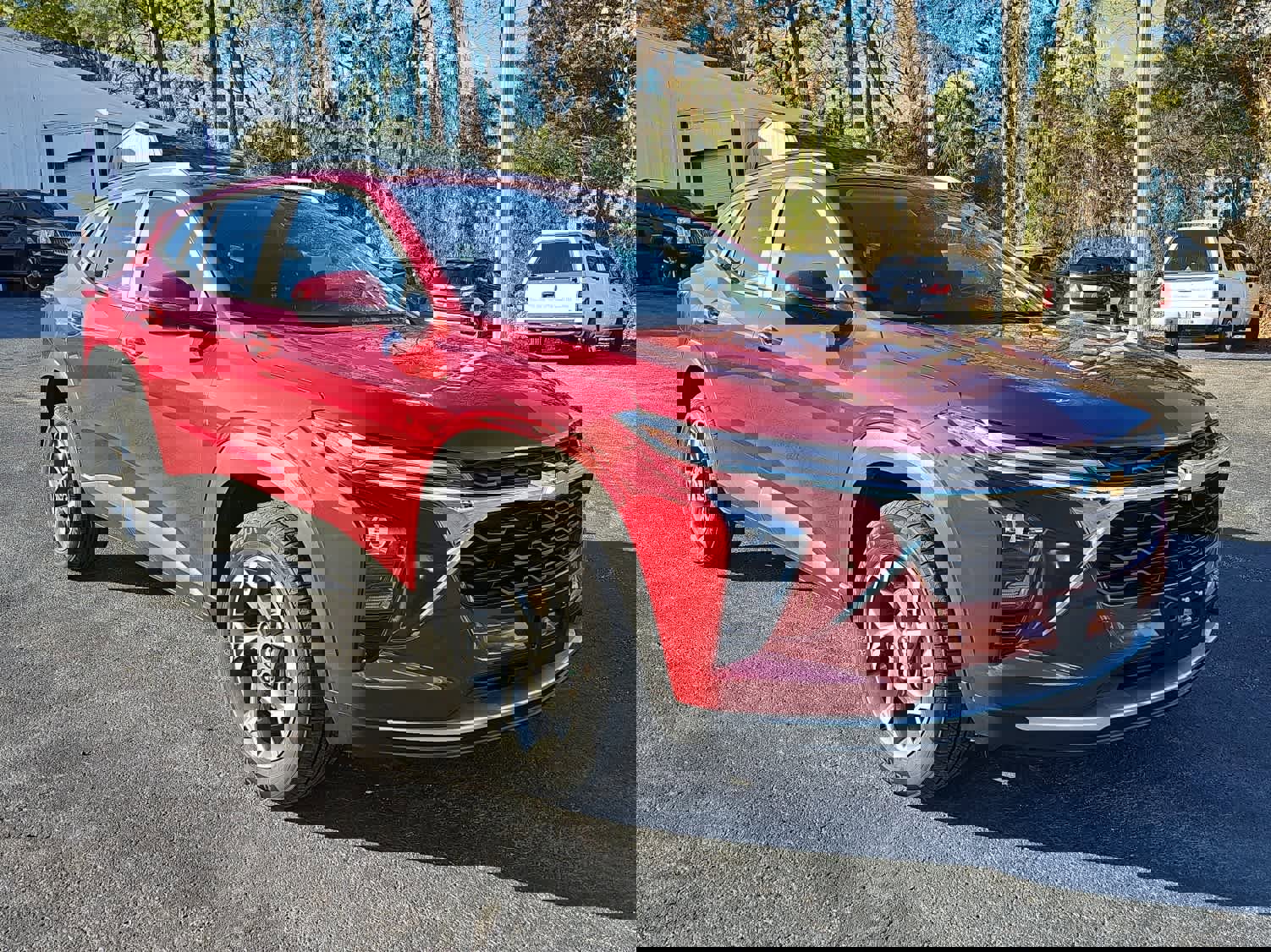 Used 2025 Chevrolet Trax LT w/ Driver Confidence Package image 1