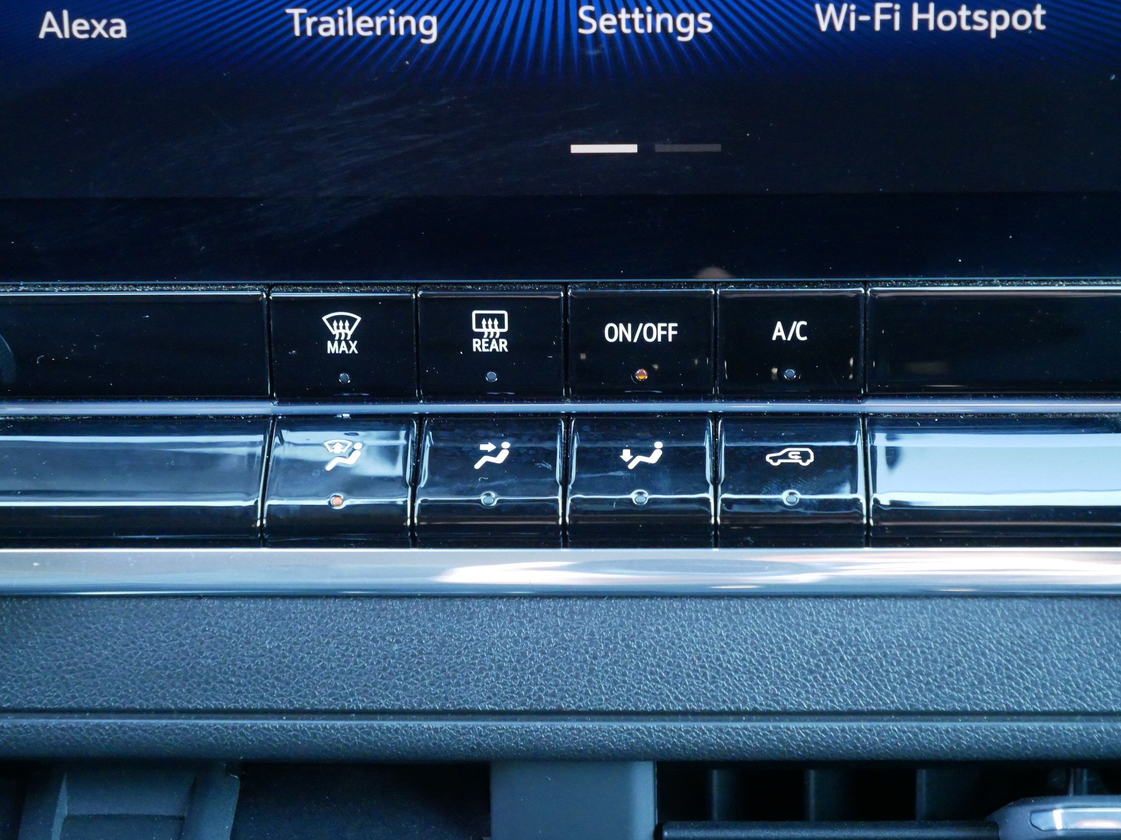 Used 2024 Chevrolet Colorado Trail Boss w/ Advanced Trailering Package AWD/4WD image 23