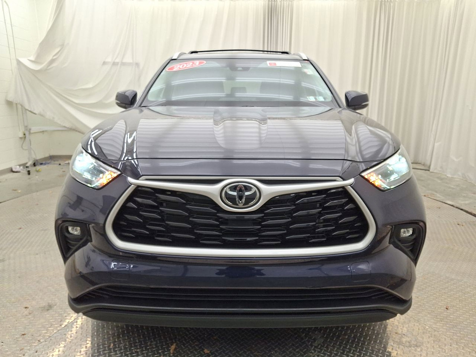 Certified 2023 Toyota Highlander XLE image 29