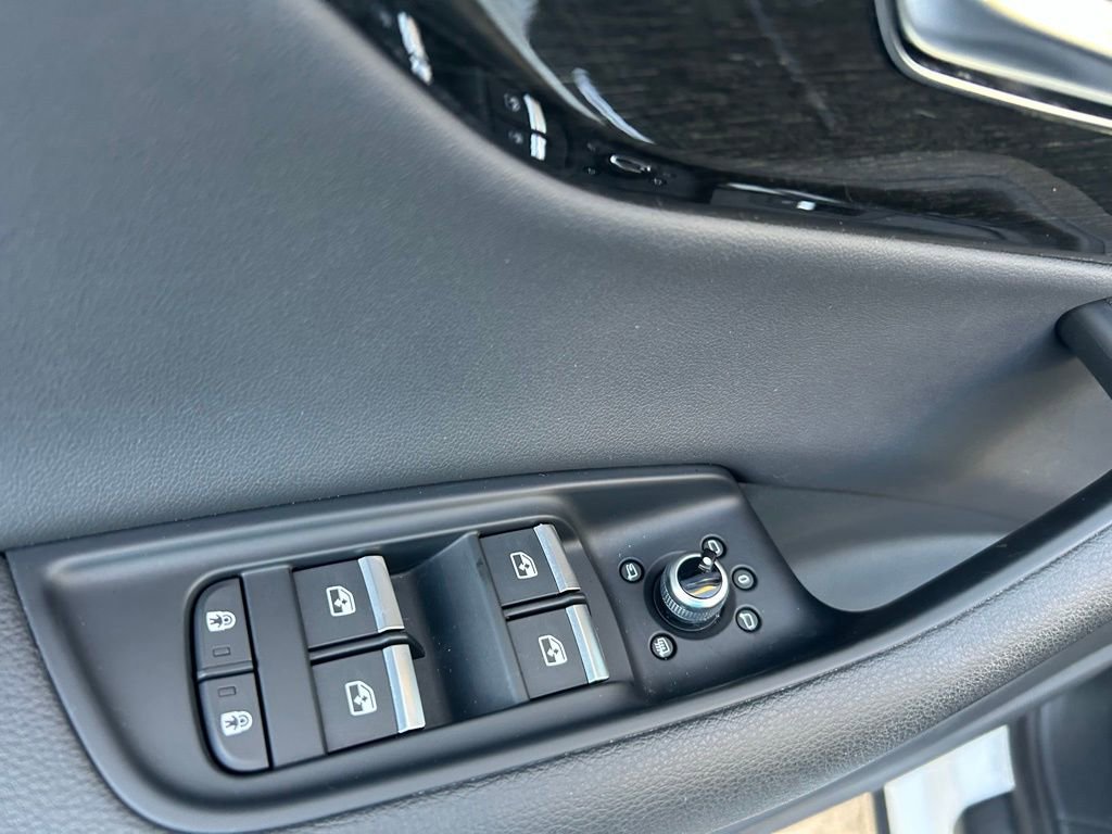 Used 2023 Audi Q7 2.0T Premium w/ Towing Package image 52