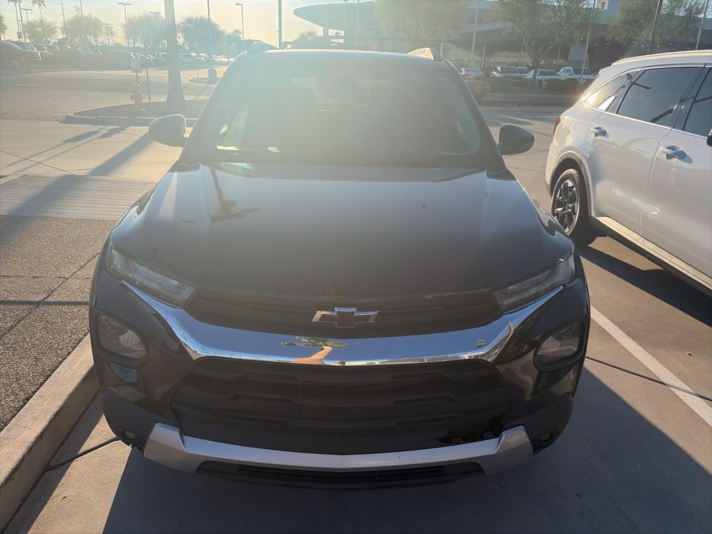 Used 2021 Chevrolet TrailBlazer LT w/ Convenience Package FWD image 2