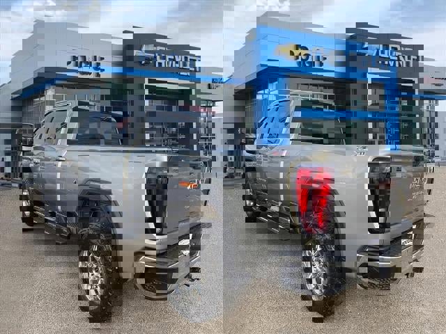 Used 2025 GMC Sierra 2500 SLE image 3