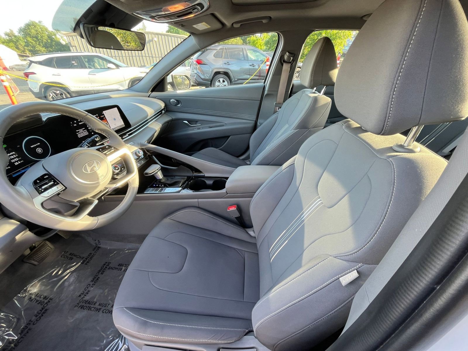 Used 2025 Hyundai Elantra SEL FWD image 27