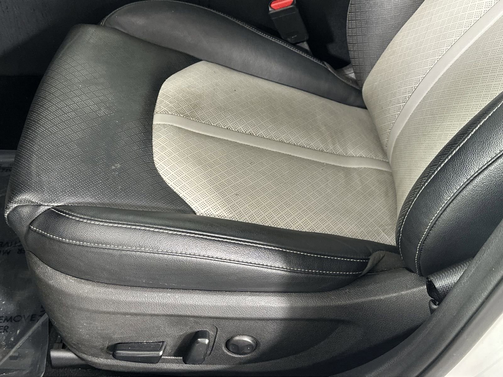 Used 2020 Kia Optima EX image 16