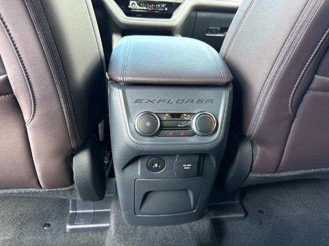 New 2027 Ford Explorer Platinum RWD image 17