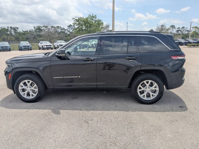 Used 2023 Jeep Grand Cherokee Limited AWD/4WD image 7