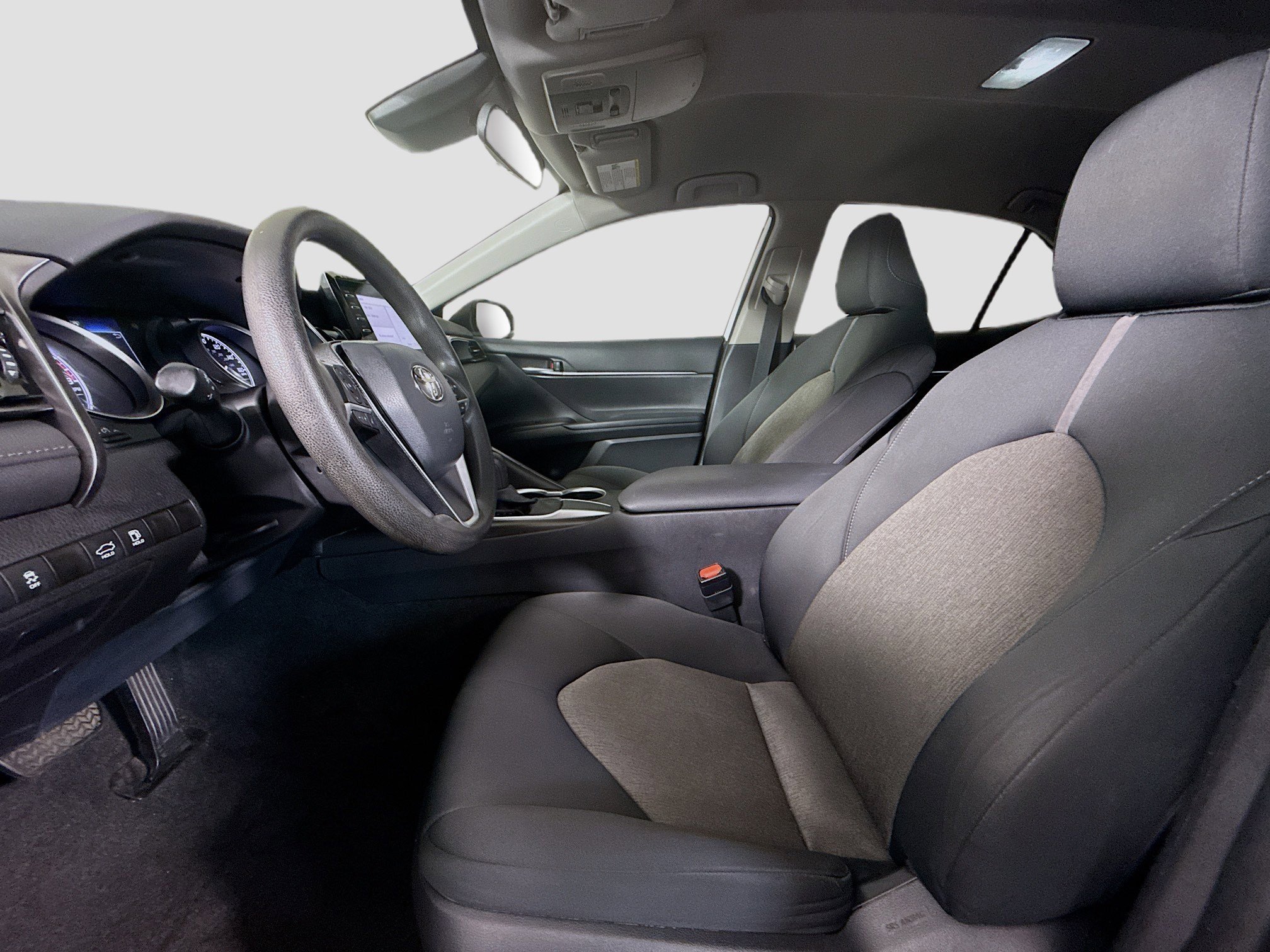 Used 2021 Toyota Camry LE FWD image 21