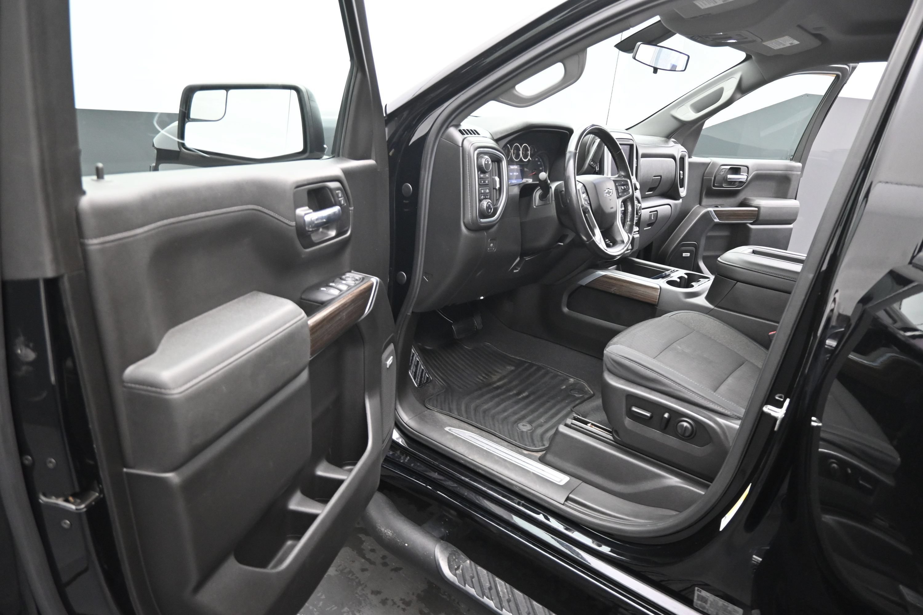 Used 2019 Chevrolet Silverado 1500 RST w/ All-Star Edition AWD/4WD image 18