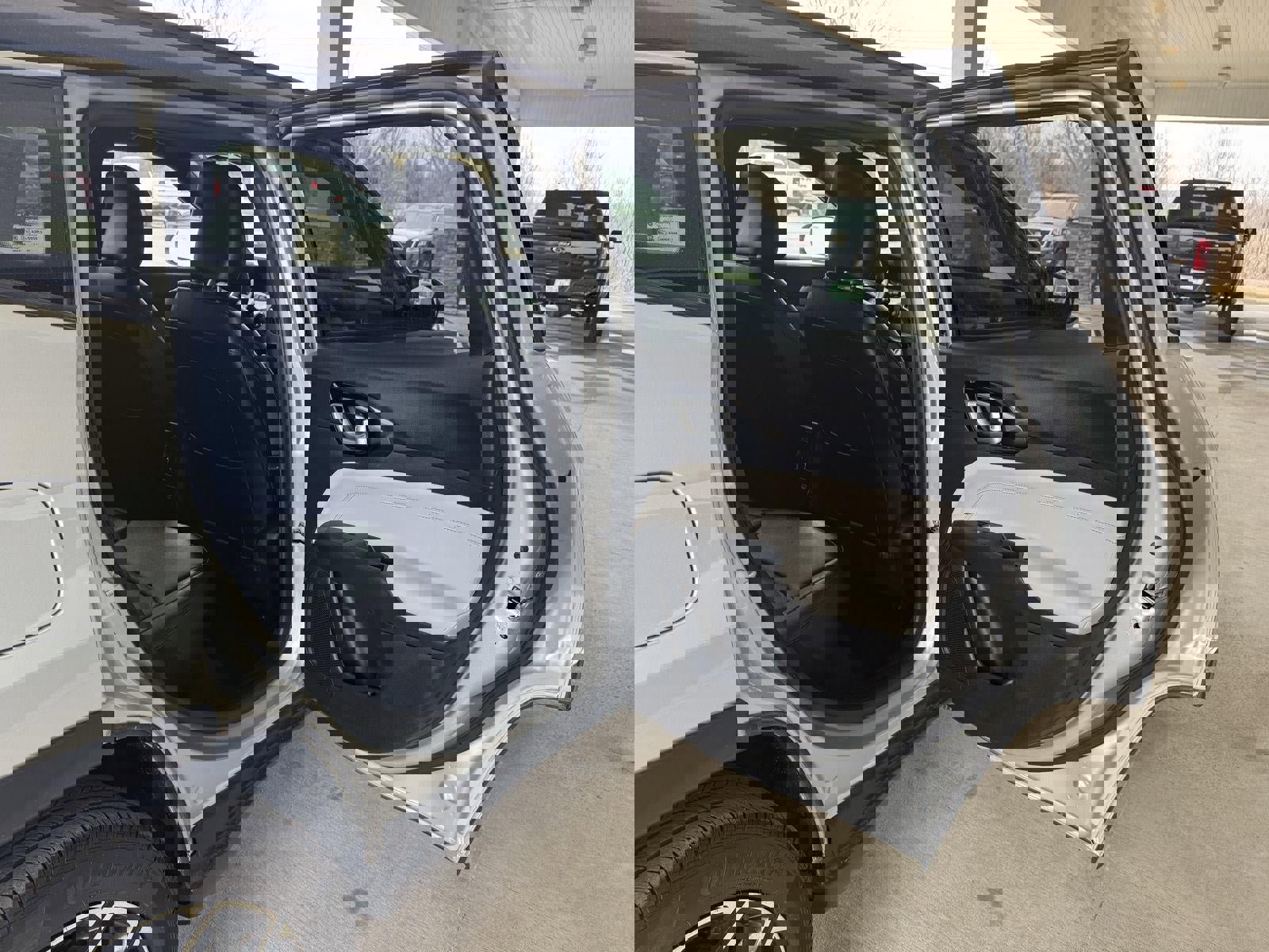 Used 2024 Jeep Compass Limited image 21