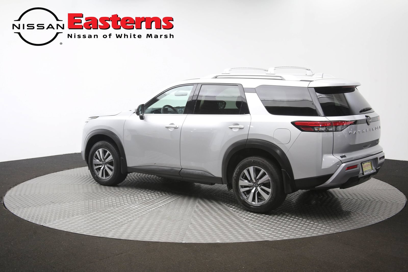 Used 2023 Nissan Pathfinder SL AWD/4WD image 64