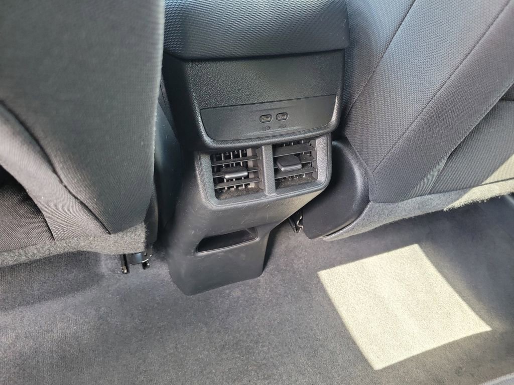 Used 2025 Chevrolet Equinox LT FWD image 13
