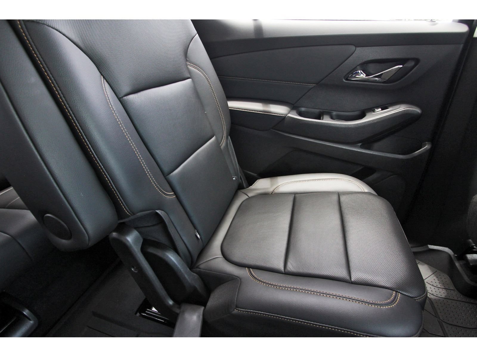 Used 2021 Chevrolet Traverse Premier w/ LPO, Floor Liner Package FWD image 15