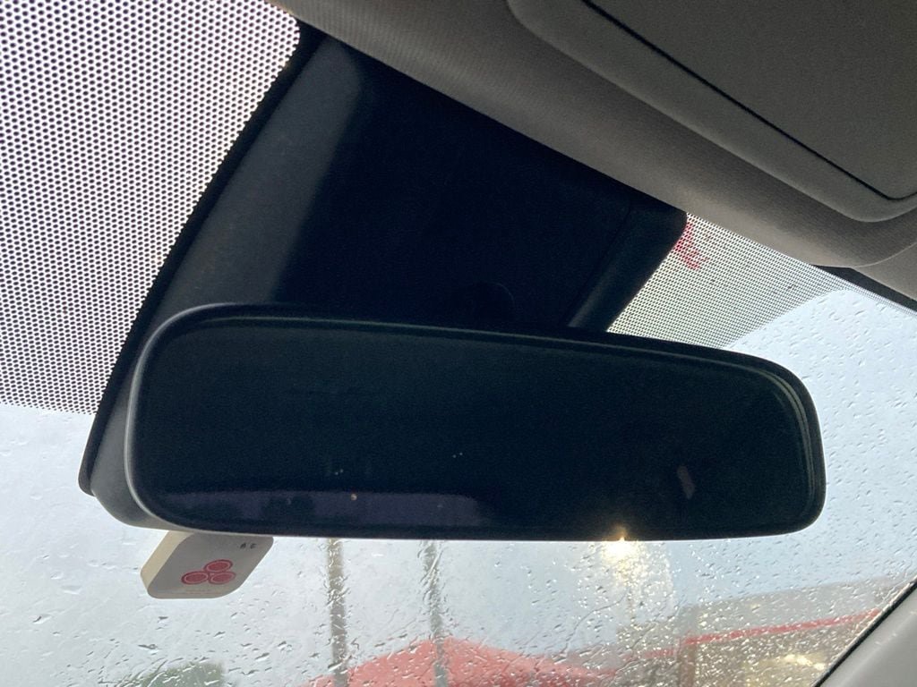 Used 2019 Toyota RAV4 LE FWD image 23