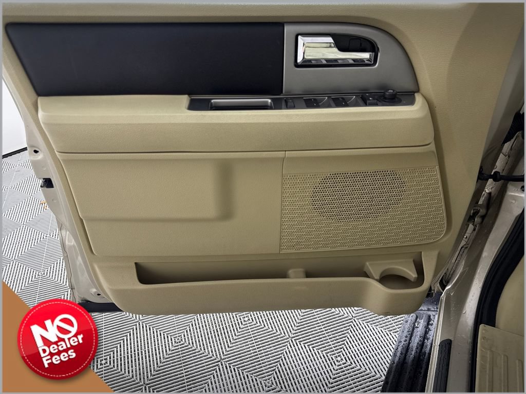 Used 2017 Ford Expedition XLT w/ Equipment Group 201A RWD image 8