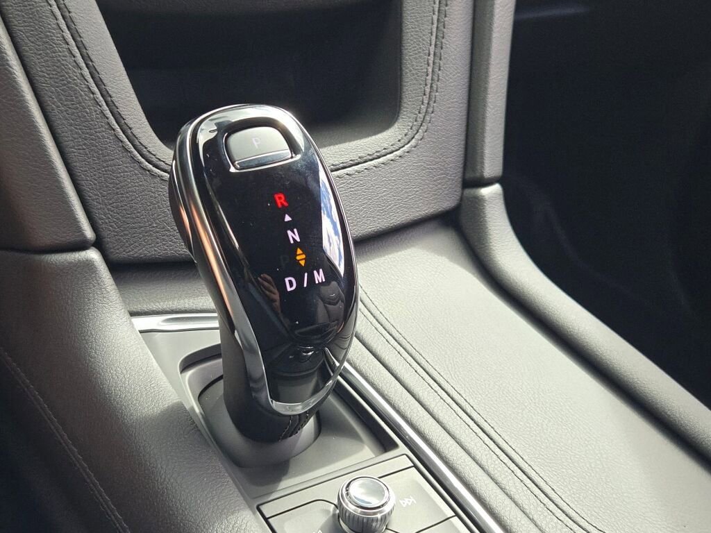 New 2025 Cadillac XT5 Luxury w/ LPO, Red Accent Package image 30