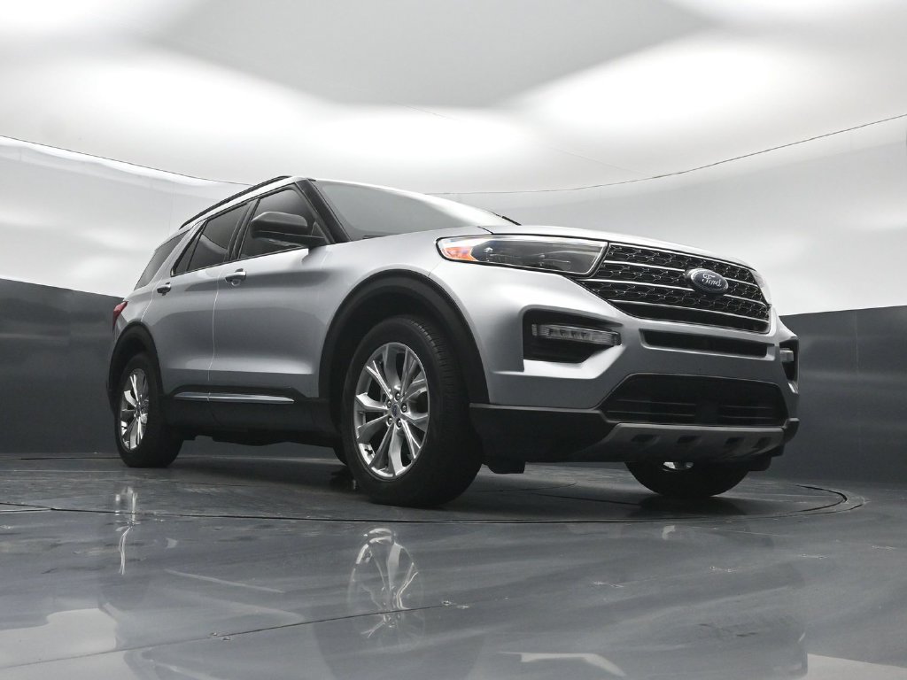 Used 2021 Ford Explorer XLT w/ Equipment Group 202A RWD image 41