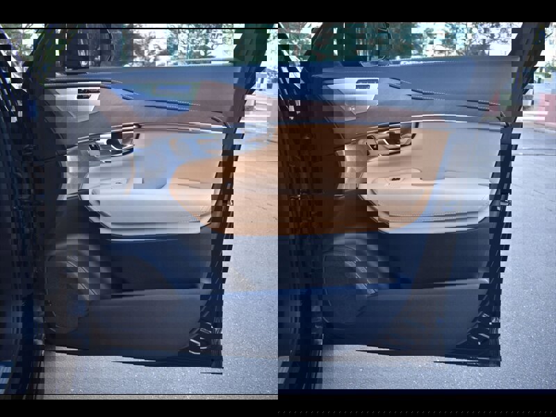 Used 2017 Volvo XC90 T8 Inscription w/ Luxury Package image 35