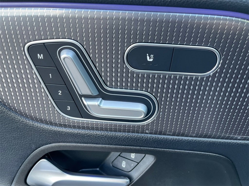 Certified 2021 Mercedes-Benz GLB 250 4MATIC image 21