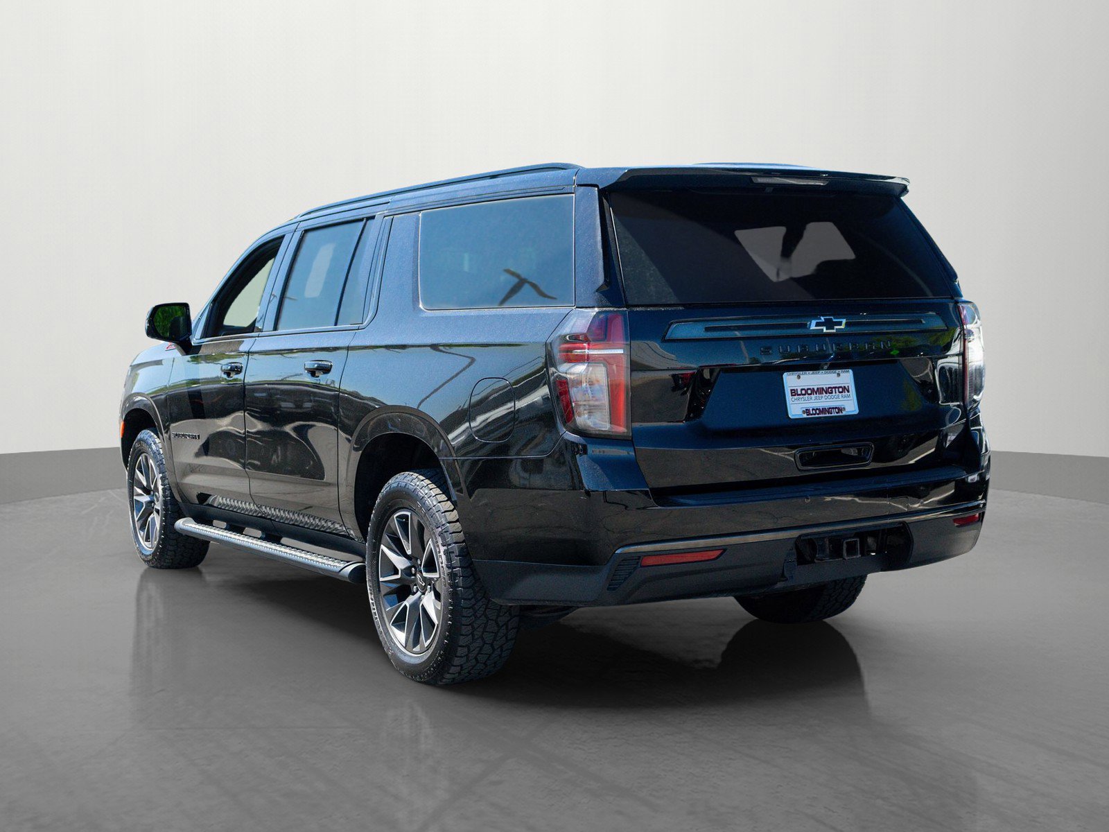 Used 2021 Chevrolet Suburban Z71 w/ Luxury Package AWD/4WD image 5