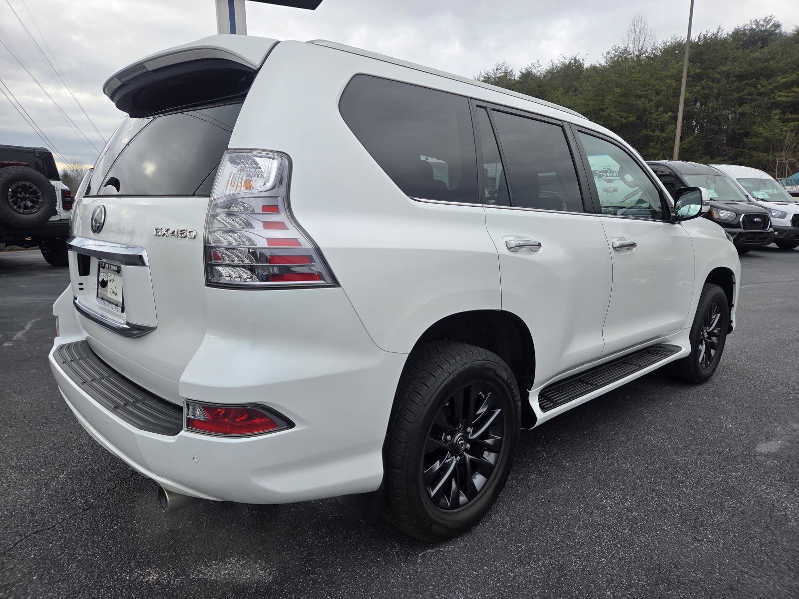 Used 2022 Lexus GX 460 Premium image 3