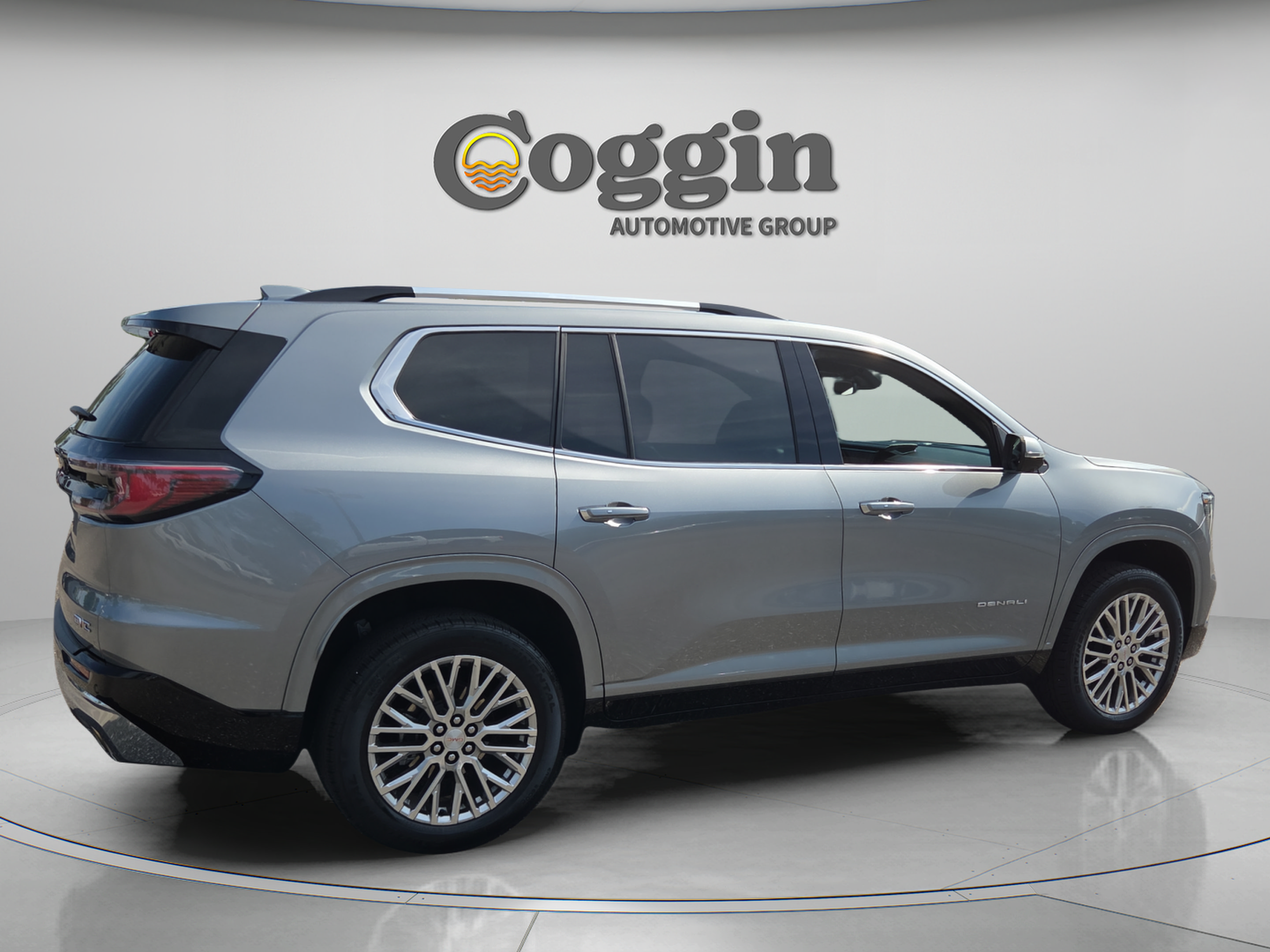 Certified 2024 GMC Acadia Denali FWD image 5