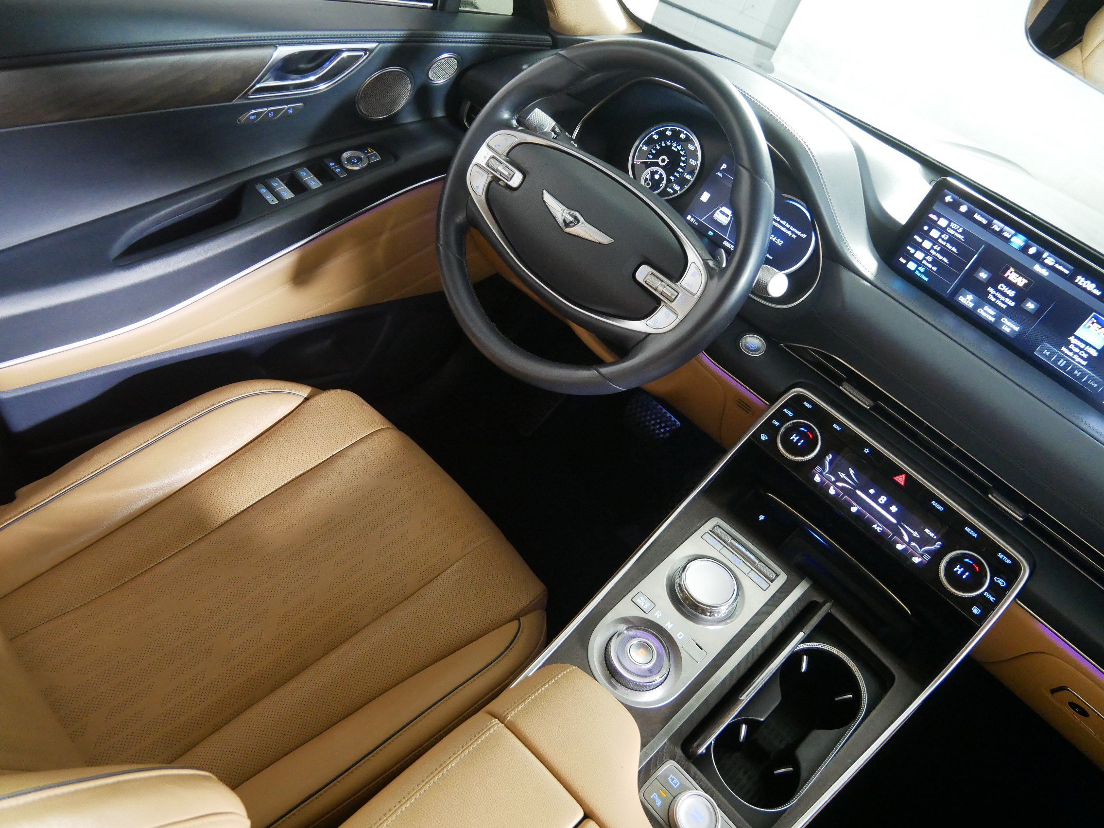 Used 2023 Genesis GV80 2.5T w/ Advanced Package AWD/4WD image 9