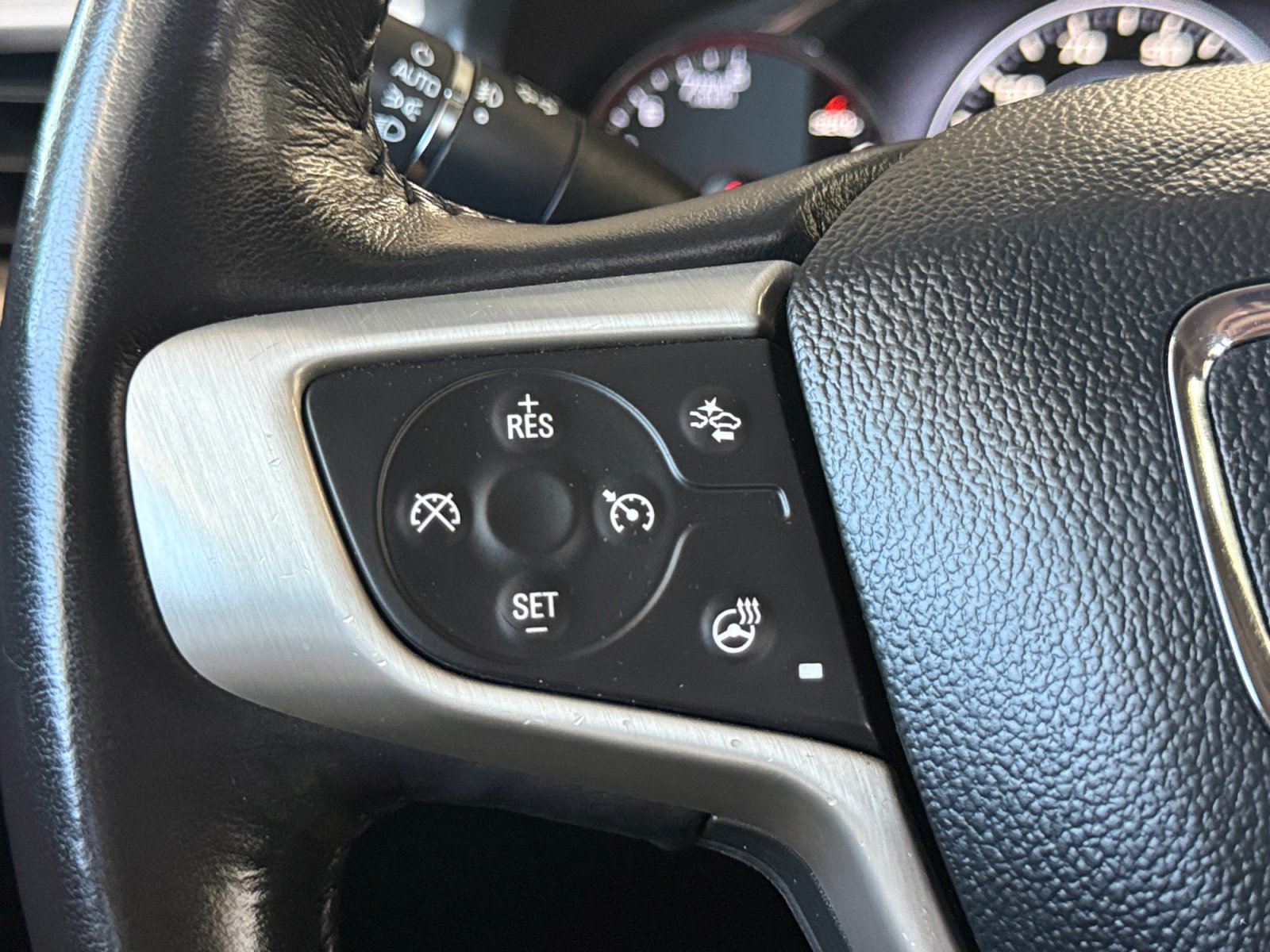 Used 2019 GMC Acadia Denali w/ Technology Package FWD image 16