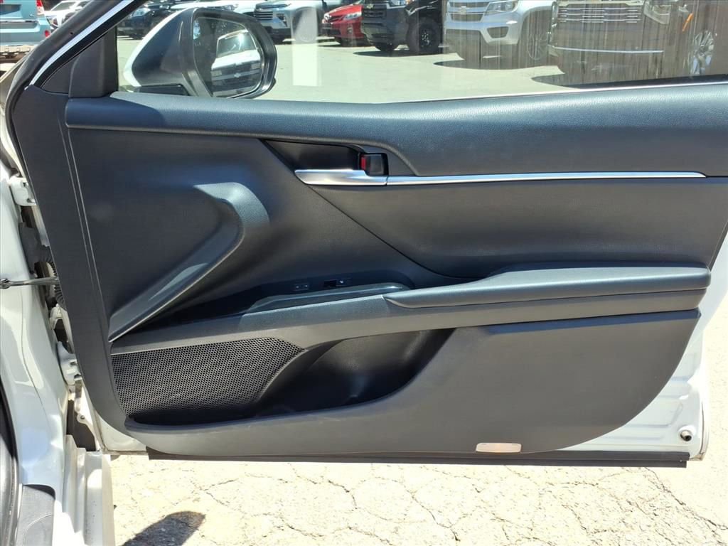 Used 2018 Toyota Camry LE FWD image 26