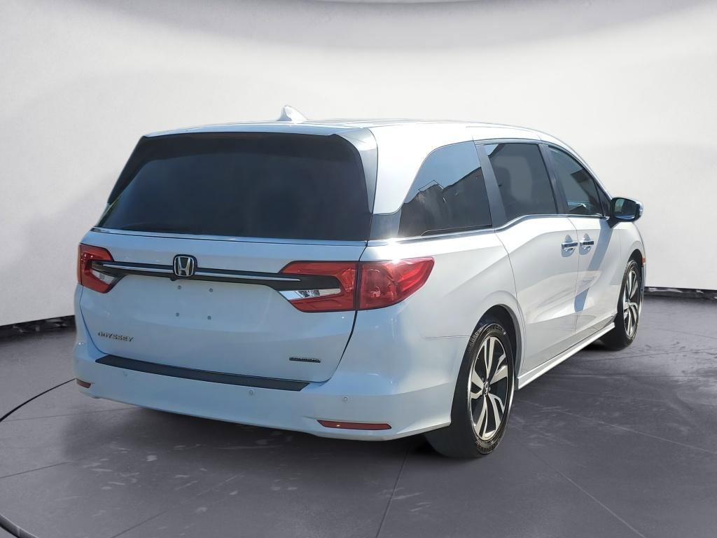 Used 2023 Honda Odyssey Touring image 3