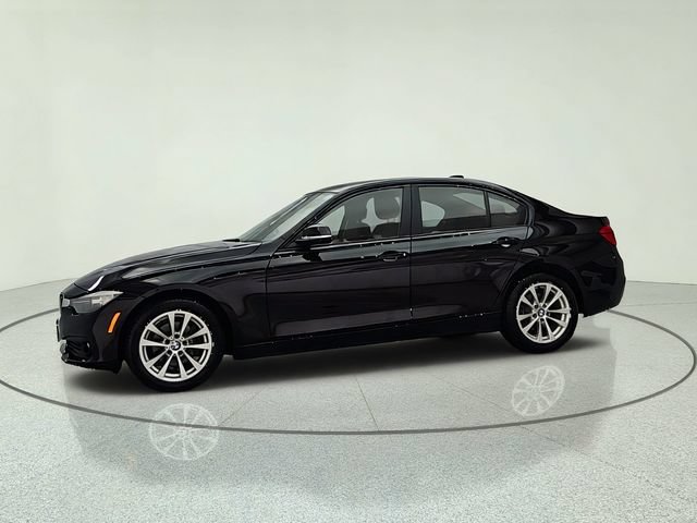 Used 2017 BMW 320i xDrive Sedan AWD/4WD image 3