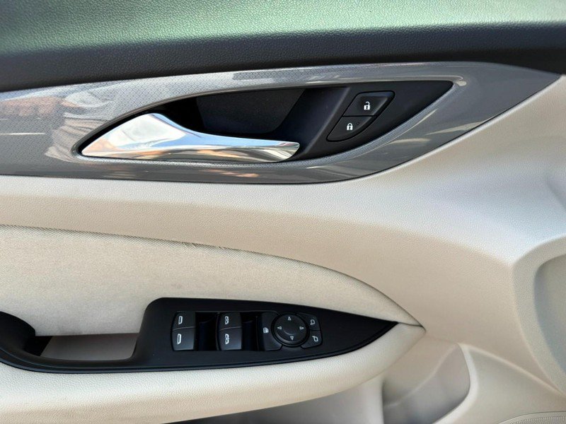 Used 2018 Buick Regal Preferred w/ Sights and Sounds Package FWD image 15