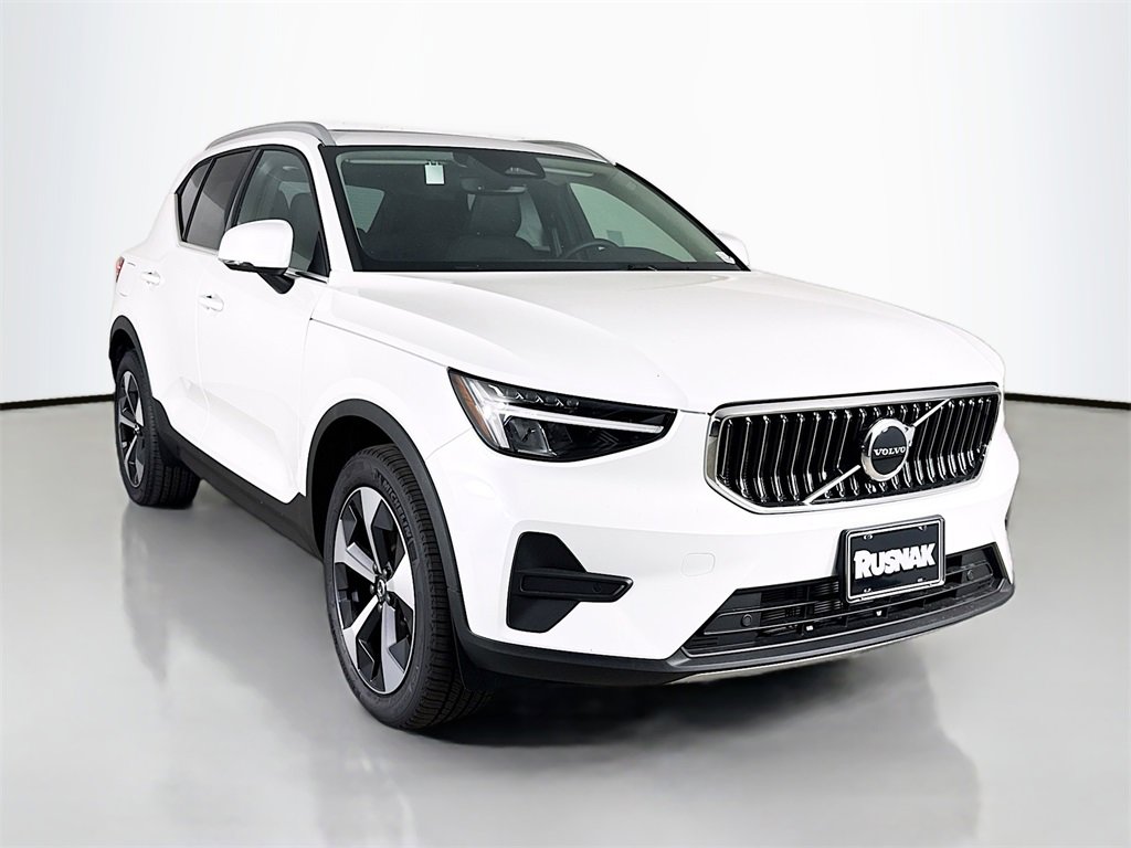 Used 2025 Volvo XC40 B5 Core w/ Protection Package Premier