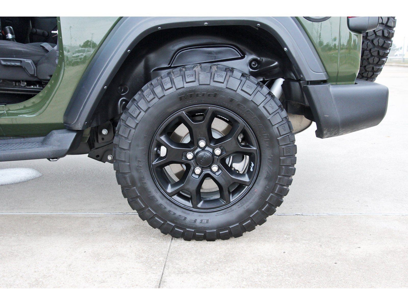 Used 2023 Jeep Wrangler Sport AWD/4WD image 28
