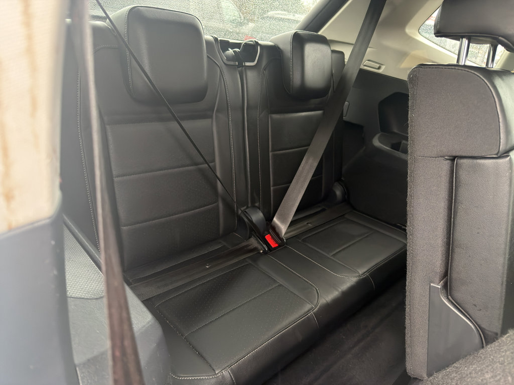 Used 2019 Volkswagen Tiguan SE w/ Panoramic Sunroof Package image 16