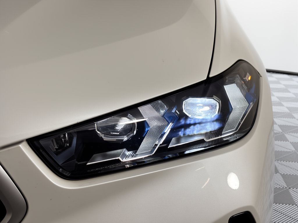 Used 2026 BMW X6 M60i AWD/4WD image 12
