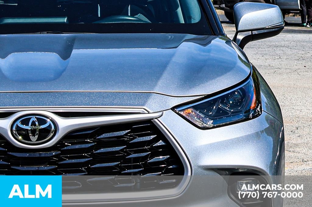 Used 2025 Toyota Highlander LE image 15