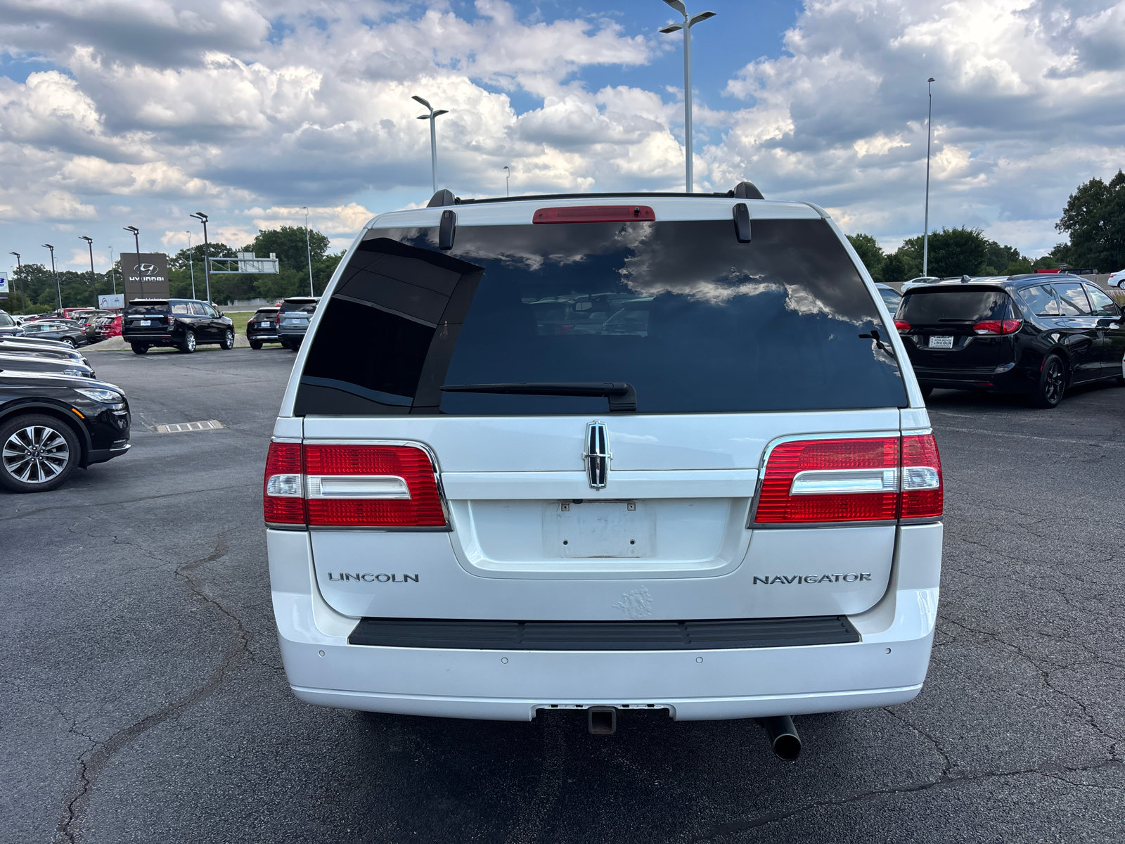 Used 2014 Lincoln Navigator L 4WD image 6