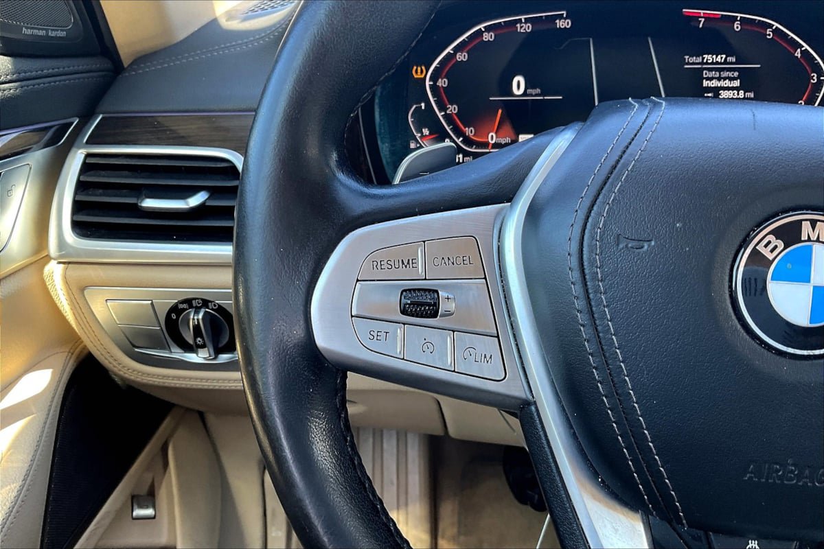 Used 2021 BMW 740i RWD image 18