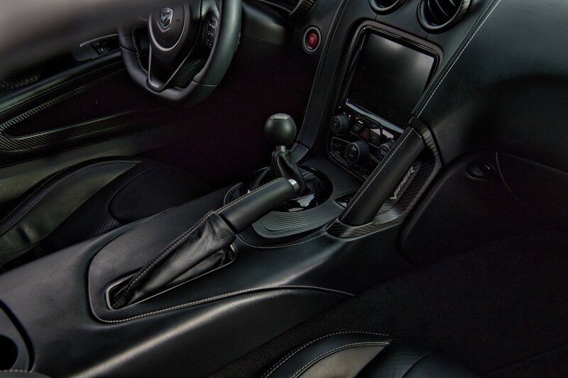 Used 2014 SRT Viper GTS w/ GTS Laguna Interior Package RWD image 37