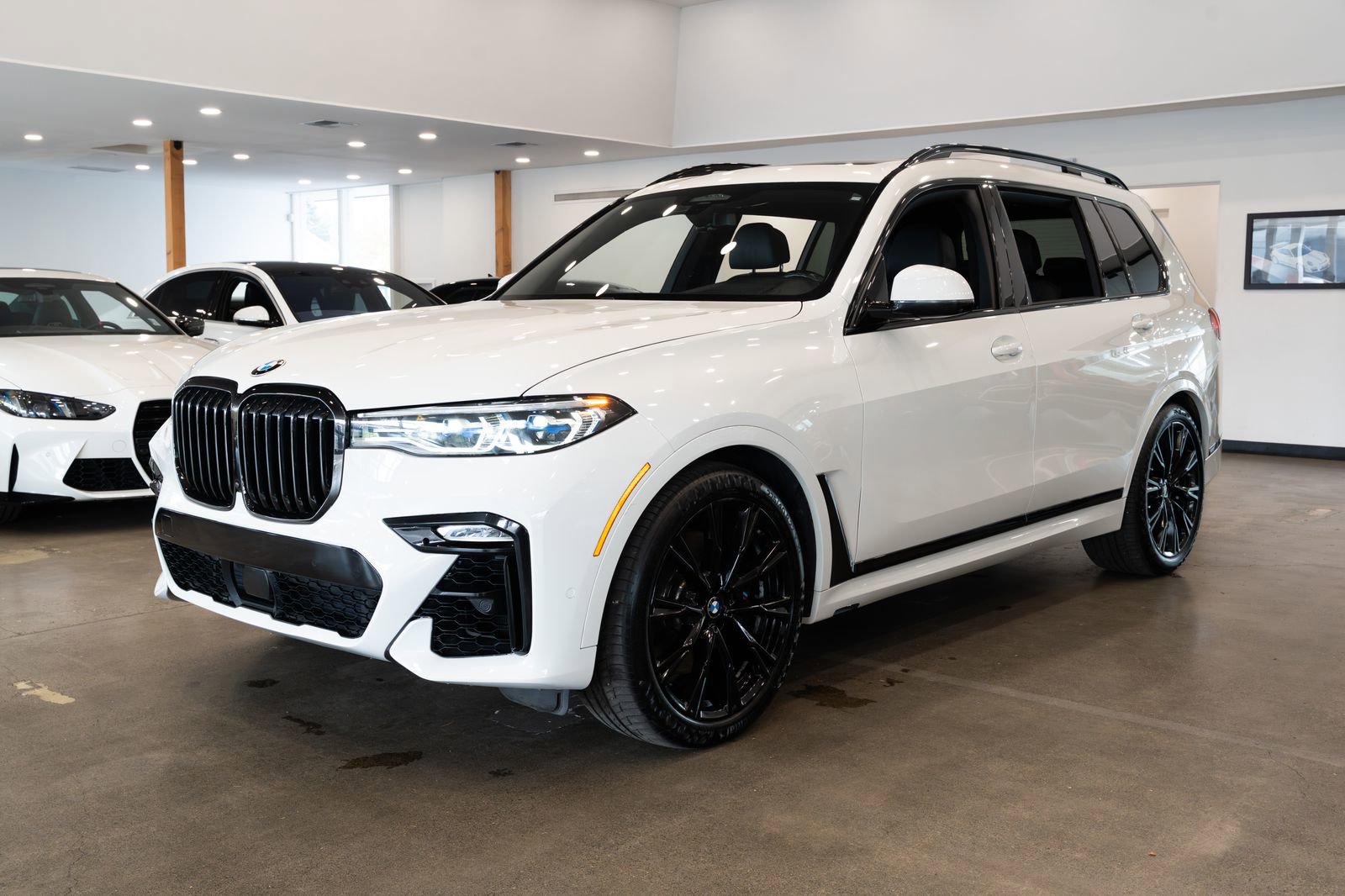 Used 2022 BMW X7 M50i image 31