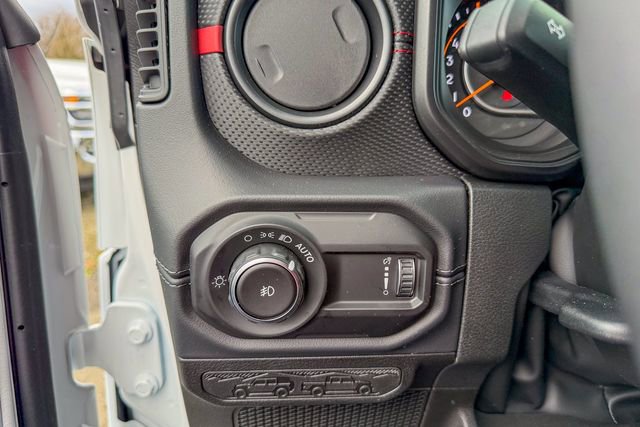 New 2026 Jeep Wrangler Unlimited Rubicon w/ Technology Group image 21