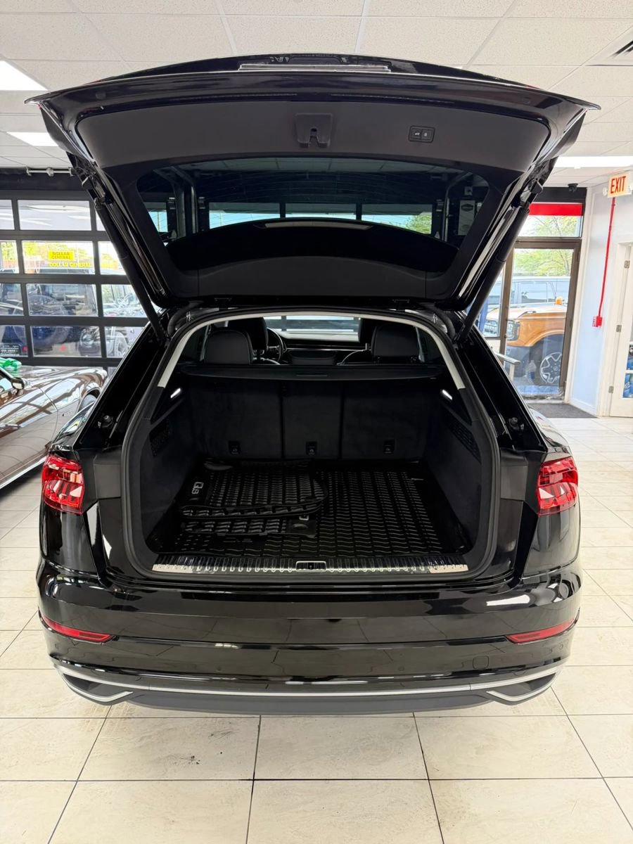 Used 2022 Audi Q8 Premium Plus w/ Premium Plus Package AWD/4WD image 7