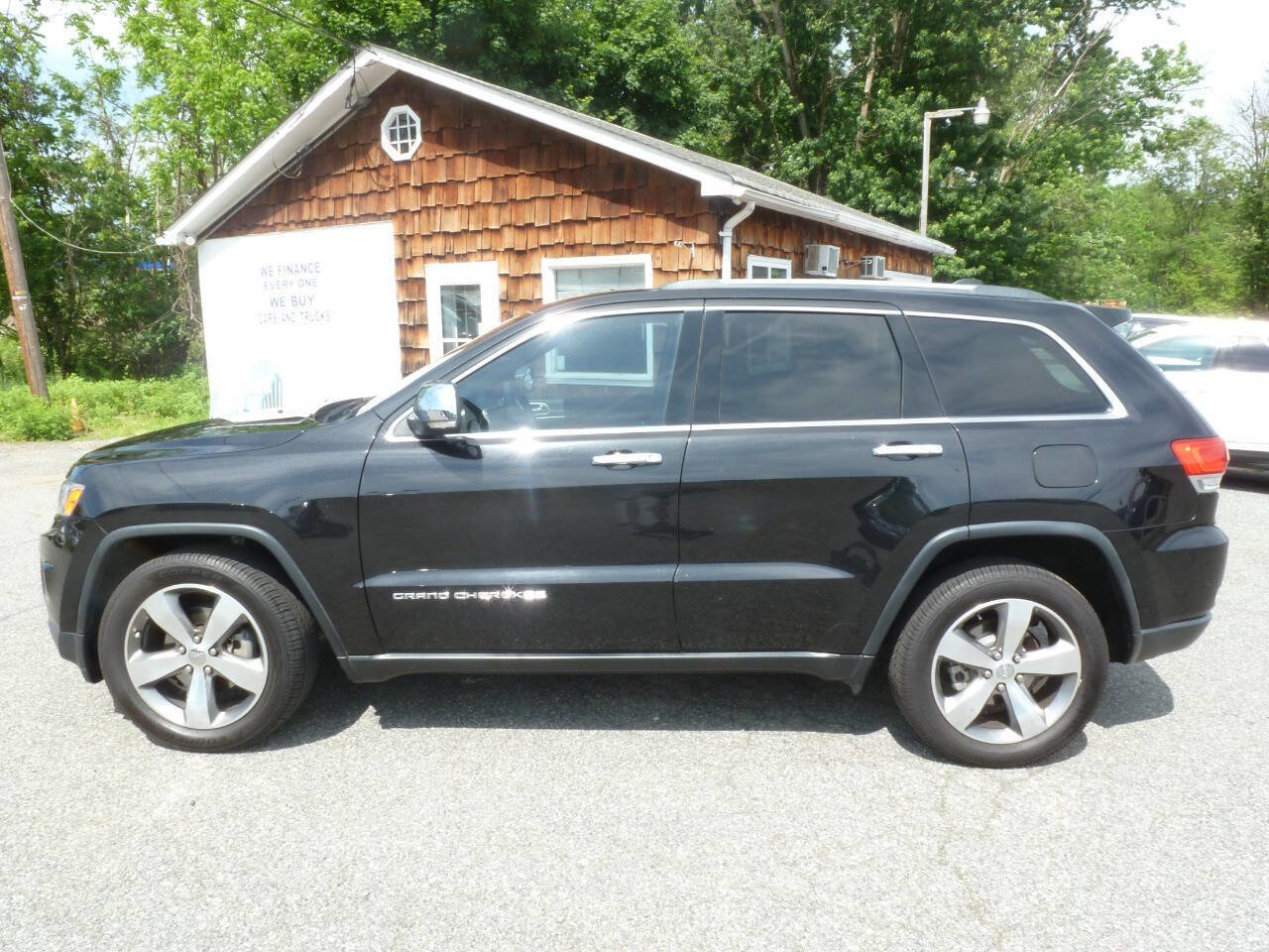 Used 2016 Jeep Grand Cherokee Limited RWD image 12