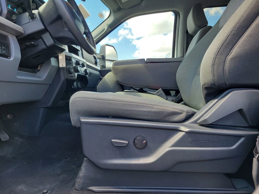 Certified 2025 Ford F250 XLT AWD/4WD image 19