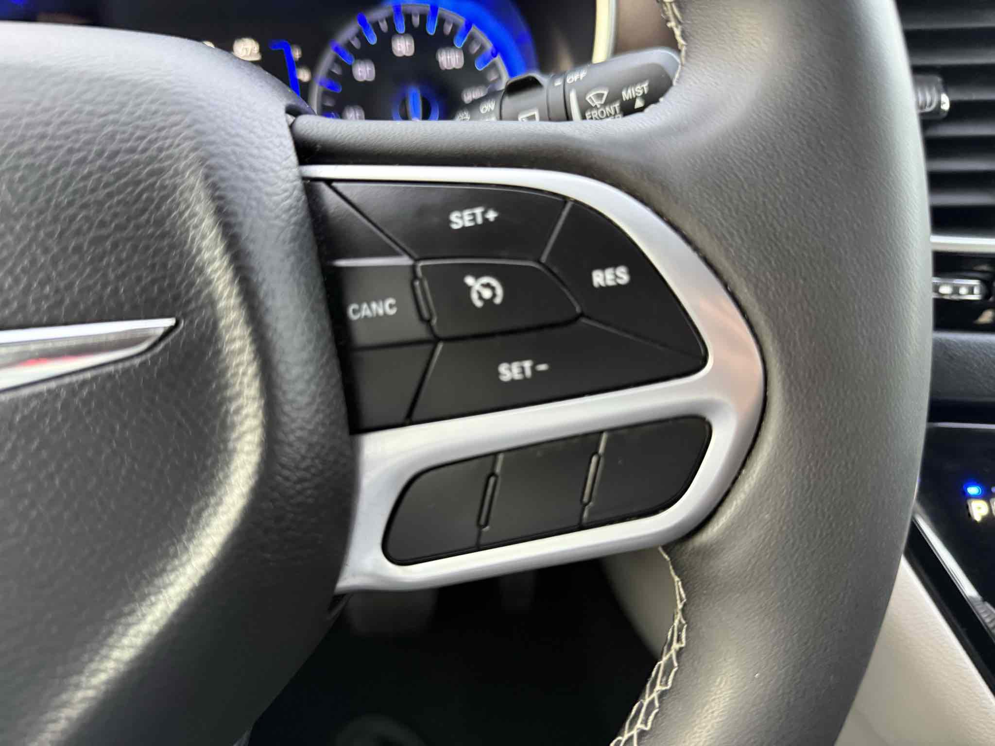 Used 2023 Chrysler Voyager LX image 57